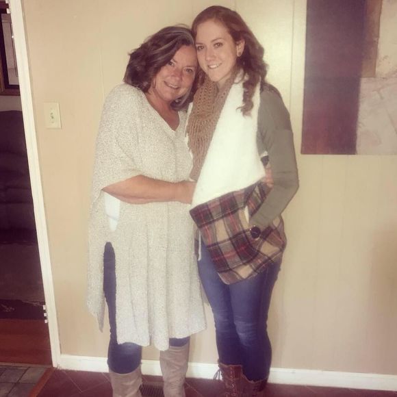 Meet your Posher, Cierra - Picture 1 of 1